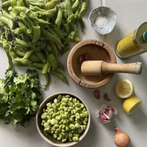 broad beans with coriander and garlic