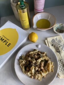 chickpeas and pasta with za'atar