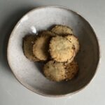 za'atar cheesy biscuits in a bowl